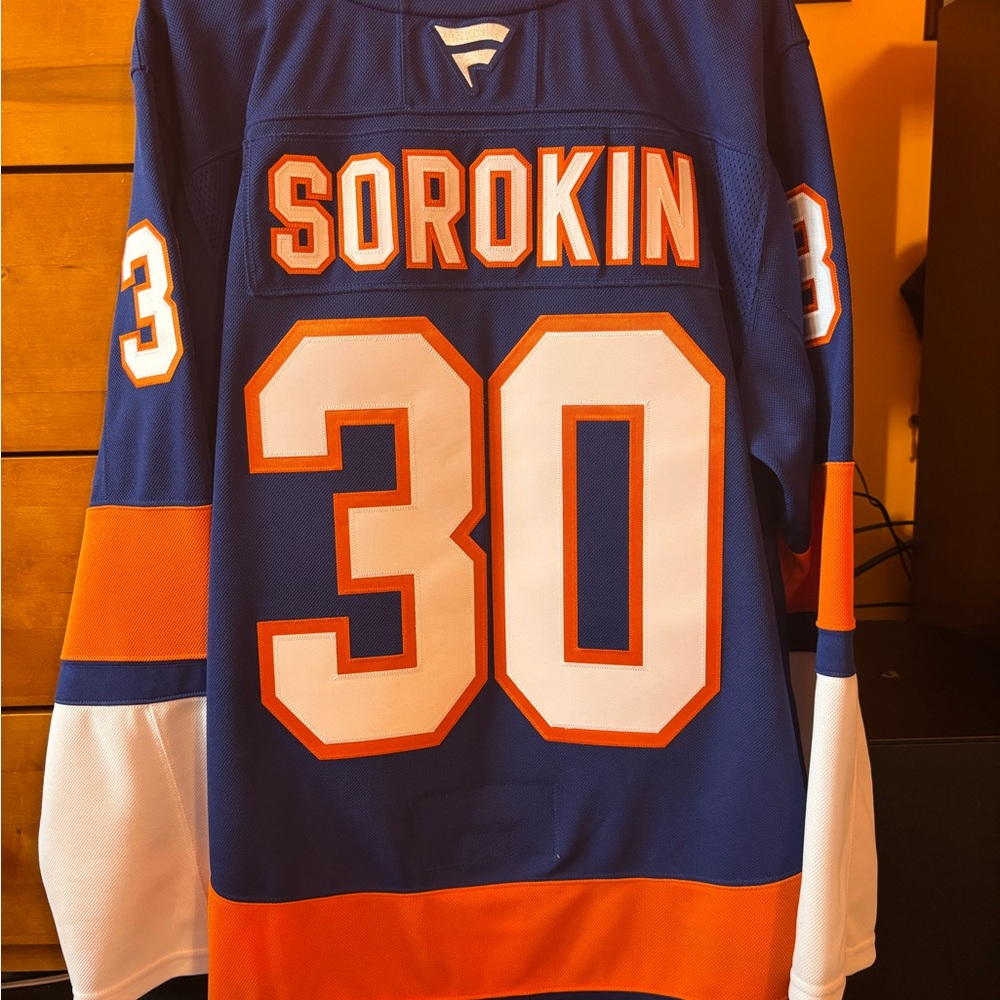 New York Islanders SOROKIN AUTHENTIC Jersey Size 52 (Large)